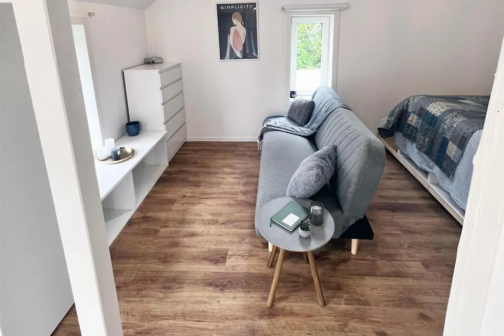 Pebble Cottage•Yard•Parking•Wifi ストックホルム 0*,  スウェーデン